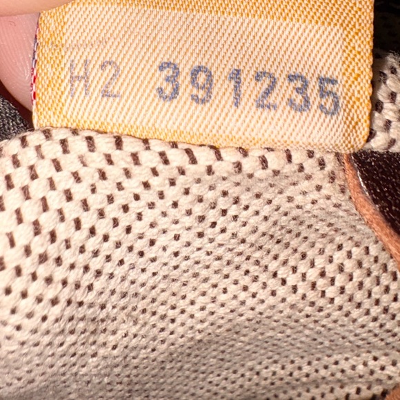 Vintage Dooney & Bourke AWL Shoulder Bag - Picture 2 of 13